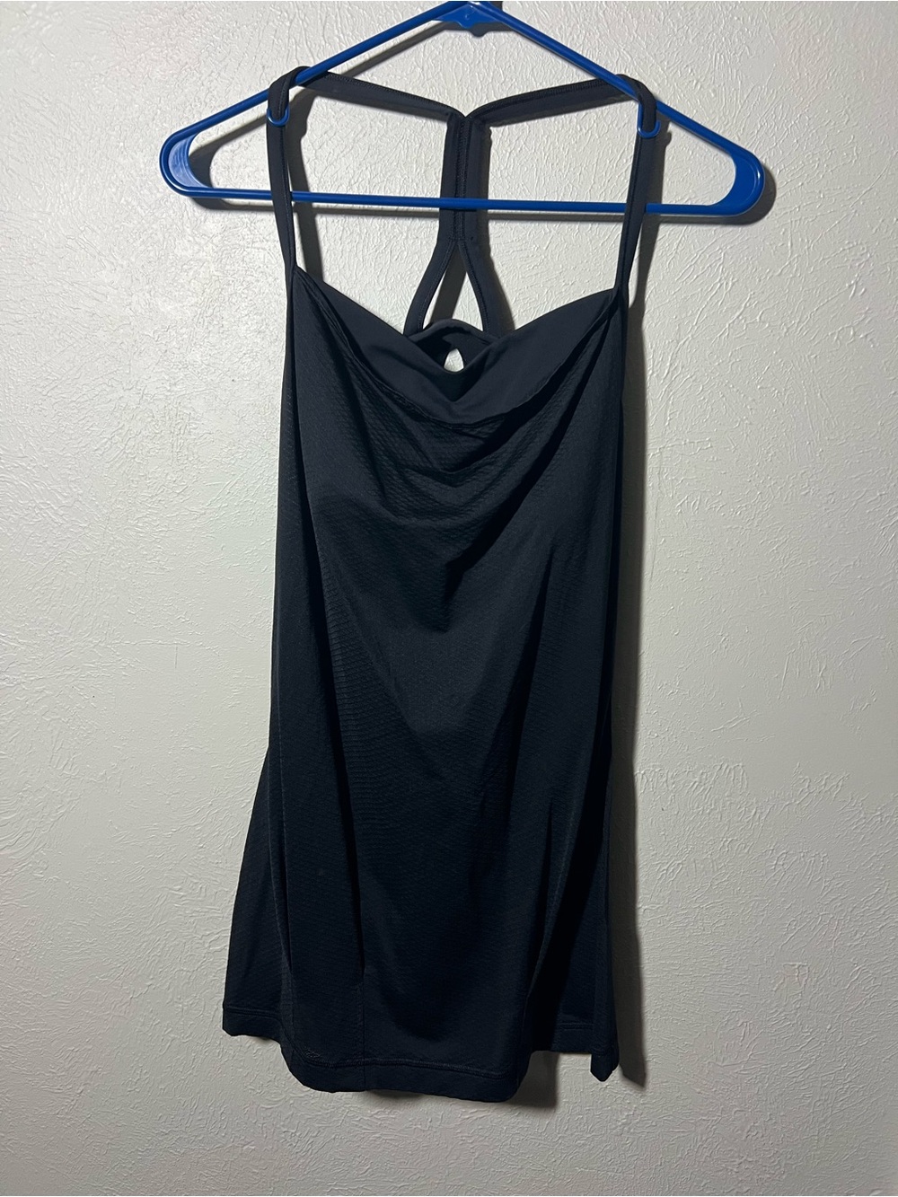 Lululemon CYB athletic tank top with built in bra - no tag size 4?